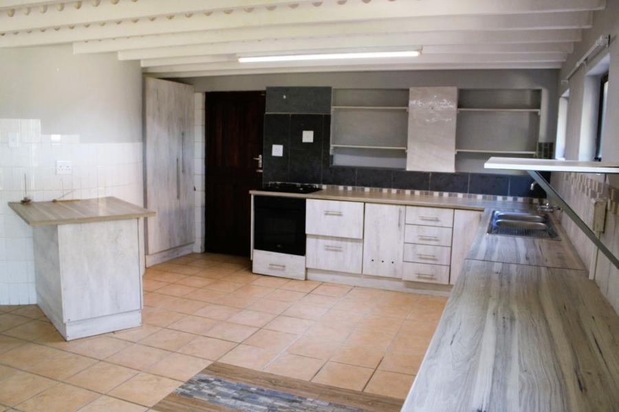 6 Bedroom Property for Sale in Gonubie Eastern Cape